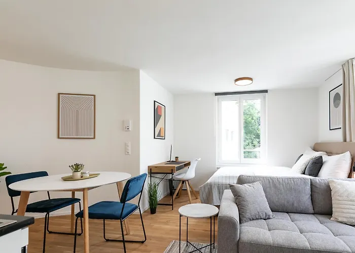 Joy - Roter Platz * Saint-Gall