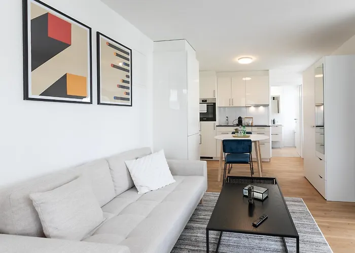 Joy - Roter Platz * Saint-Gall